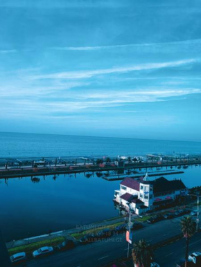Apartment Sea and City view